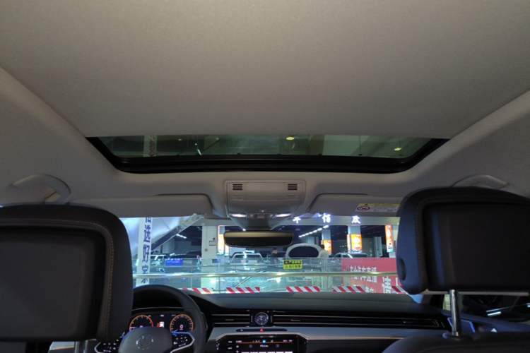 Used Volkswagen Magotan 2025 Zhongxiang Version 330TSI DSG Luxury Edition Headliner