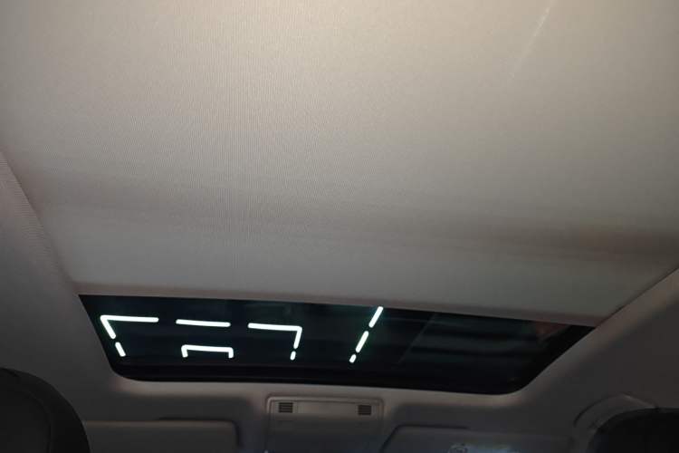 Used Volkswagen Magotan 2025 Revised Version 2 Zhongxiang Edition 330TSI DSG Luxury Trim Headliner