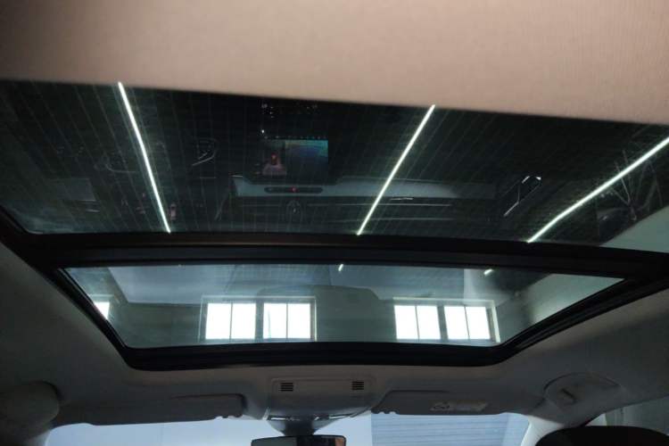 Used Volkswagen Magotan 2025 Revised Version 2 Zhongxiang Edition 330TSI DSG Luxury Trim Headliner