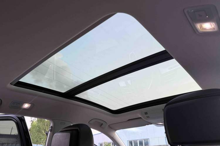 Used Volkswagen Magotan 2025 Revised Version Zhongxiang Edition 330TSI DSG Luxury Trim Headliner