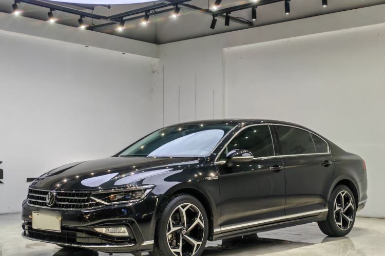 Used Volkswagen Magotan 2025 Zhongxiang Version 330TSI DSG Luxury Edition Guazi used car, China used car export, Used car for sale, Used cars, Cheapest cars for sale