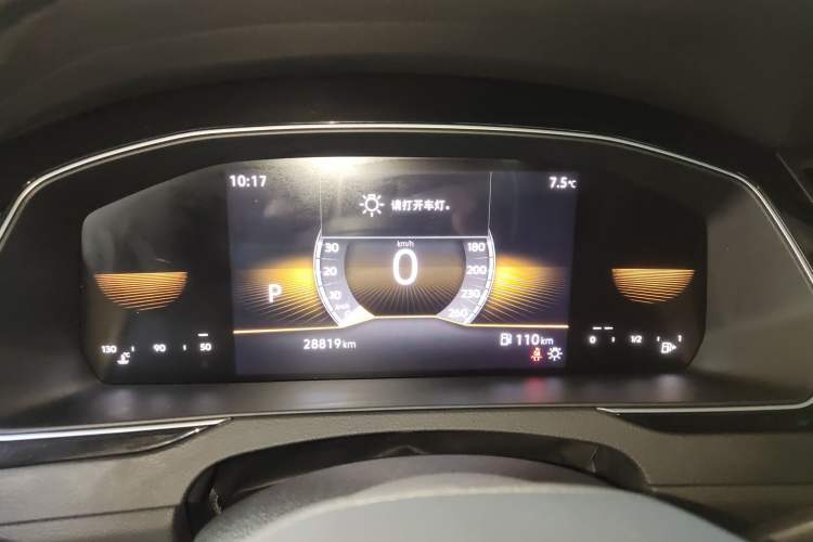 Used Volkswagen Magotan 2025 Zhongxiang Version 280TSI DSG Comfort Edition Instrument Cluster