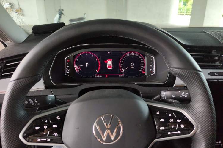 Used Volkswagen Magotan 2025 Revised Version 2 Zhongxiang Edition 330TSI DSG Luxury Trim Instrument Cluster