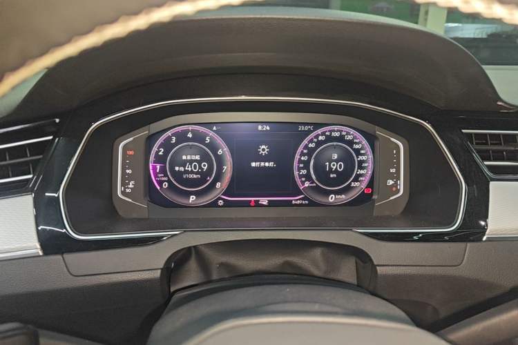 Used Volkswagen Magotan 2025 Revised Version 2 Zhongxiang Edition 330TSI DSG Luxury Trim Instrument Cluster