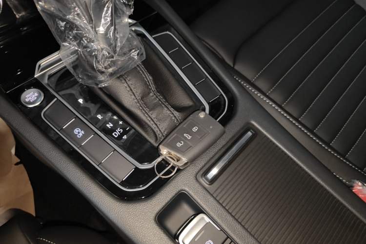 Used Volkswagen Magotan 2025 Zhongxiang Version 280TSI DSG Comfort Edition Interior 1