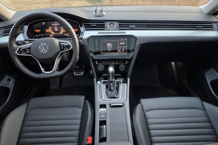 Used Volkswagen Magotan 2025 Zhongxiang Version 280TSI DSG Comfort Edition Interior 1