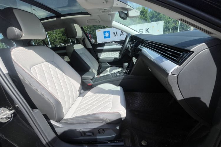 Used Volkswagen Magotan 2025 Revised Version Zhongxiang Edition 330TSI DSG Luxury Trim Interior 10