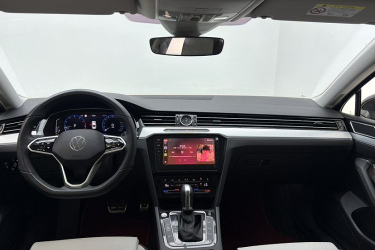 Used Volkswagen Magotan 2025 Zhongxiang Version 330TSI DSG Luxury Edition Interior 2