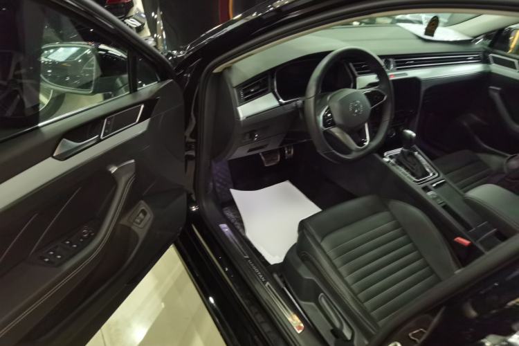 Used Volkswagen Magotan 2025 Zhongxiang Version 280TSI DSG Comfort Edition Interior 3