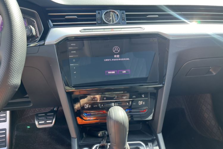 Used Volkswagen Magotan 2025 Revised Version Zhongxiang Edition 330TSI DSG Luxury Trim Interior 3