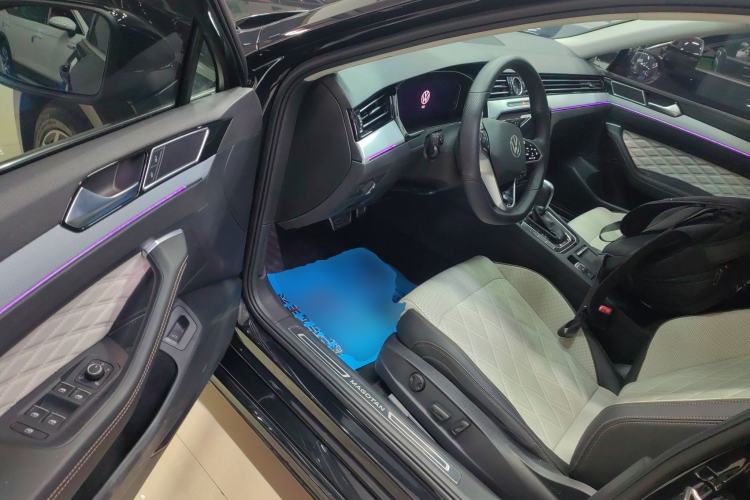 Used Volkswagen Magotan 2025 Zhongxiang Version 330TSI DSG Luxury Edition Interior 3