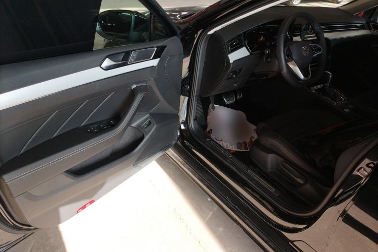 Used Volkswagen Magotan 2025 Zhongxiang Version 280TSI DSG Comfort Edition Interior 3