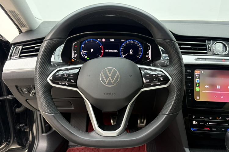 Used Volkswagen Magotan 2025 Zhongxiang Version 330TSI DSG Luxury Edition Interior 3