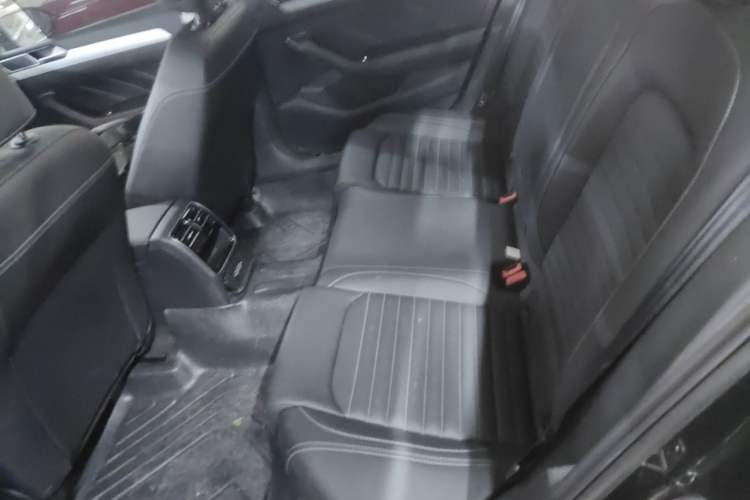 Used Volkswagen Magotan 2025 Zhongxiang Version 280TSI DSG Comfort Edition Interior 4