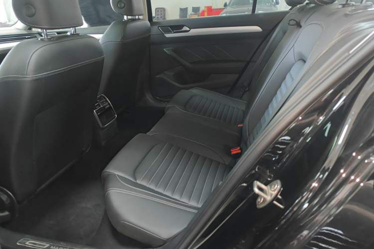 Used Volkswagen Magotan 2025 Zhongxiang Version 280TSI DSG Comfort Edition Interior 4