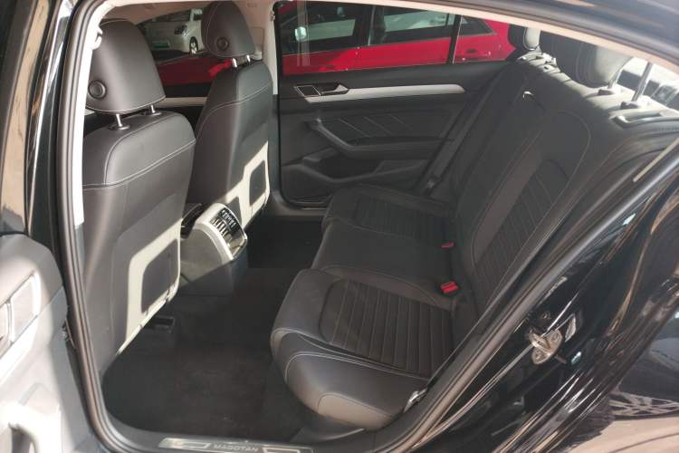 Used Volkswagen Magotan 2025 Zhongxiang Version 280TSI DSG Comfort Edition Interior 4