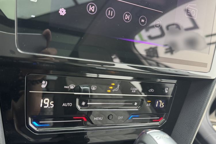 Used Volkswagen Magotan 2025 Revised Version Zhongxiang Edition 330TSI DSG Luxury Trim Interior 5