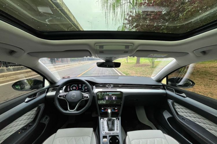 Used Volkswagen Magotan 2025 Revised Version 2 Zhongxiang Edition 330TSI DSG Luxury Trim Interior 7