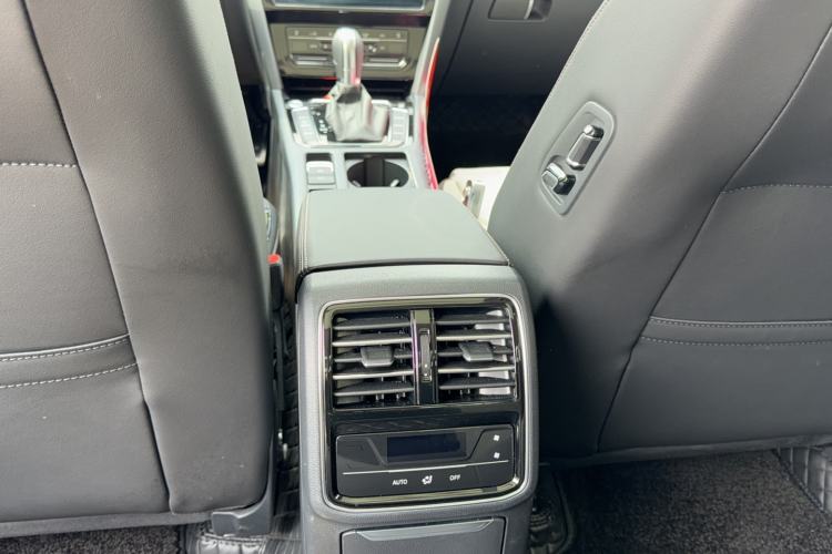 Used Volkswagen Magotan 2025 Revised Version 2 Zhongxiang Edition 330TSI DSG Luxury Trim Interior 8