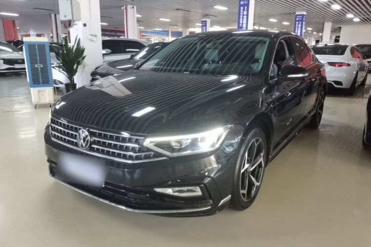 Used Volkswagen Magotan 2025 Zhongxiang Version 330TSI DSG Luxury Edition Guazi used car, China used car export, Used car for sale, Used  cars, Cheapest cars for sale