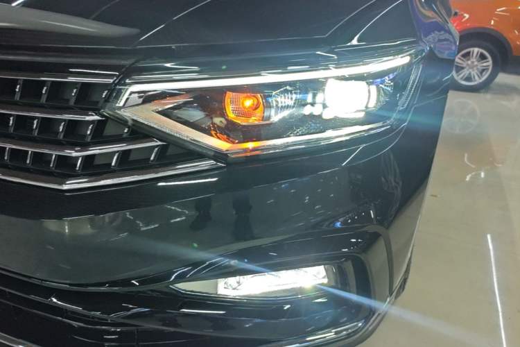 Used Volkswagen Magotan 2025 Zhongxiang Version 280TSI DSG Comfort Edition Left Front Headlight
