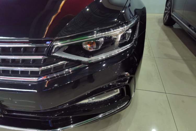 Used Volkswagen Magotan 2025 Zhongxiang Version 280TSI DSG Comfort Edition Left Front Headlight