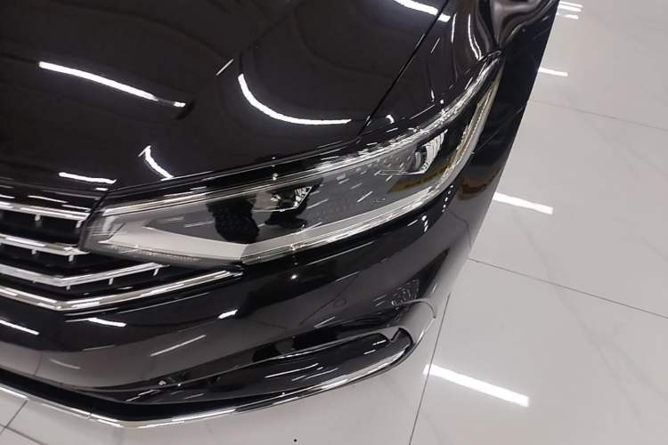 Used Volkswagen Magotan 2025 Zhongxiang Version 330TSI DSG Luxury Edition Left Front Headlight