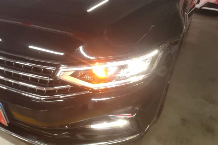 Used Volkswagen Magotan 2025 Zhongxiang Version 330TSI DSG Luxury Edition Left Front Headlight