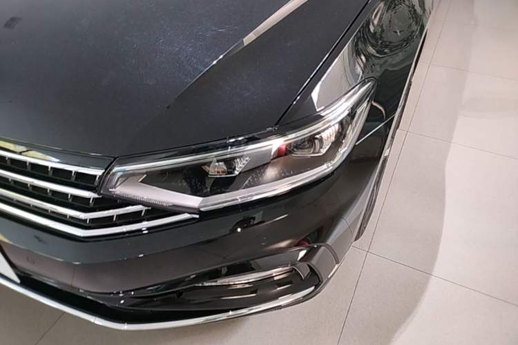 Used Volkswagen Magotan 2025 Revised Version 2 Zhongxiang Edition 330TSI DSG Luxury Trim Left Front Headlight