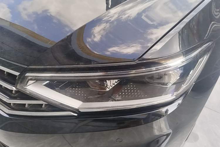 Used Volkswagen Magotan 2025 Zhongxiang Version 280TSI DSG Comfort Edition Left Front Headlight