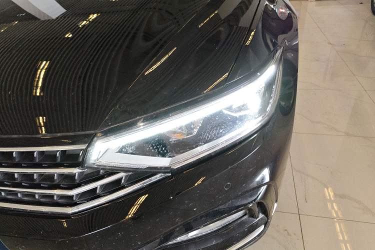 Used Volkswagen Magotan 2025 Zhongxiang Version 280TSI DSG Comfort Edition Left Front Headlight