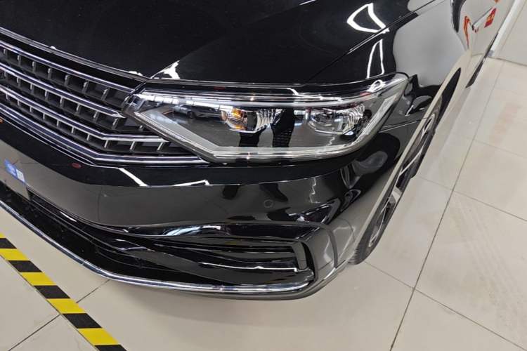 Used Volkswagen Magotan 2025 Revised Version 2 Zhongxiang Edition 330TSI DSG Luxury Trim Left Front Headlight