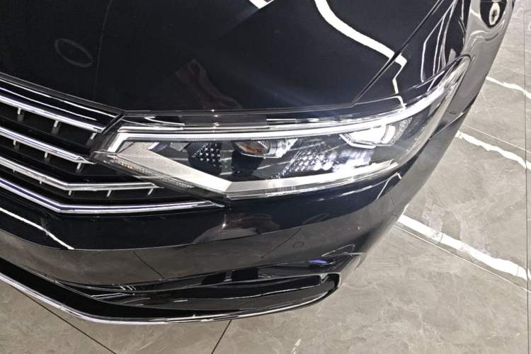 Used Volkswagen Magotan 2025 Zhongxiang Version 330TSI DSG Luxury Edition Left Front Headlight