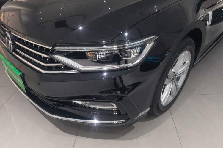 Used Volkswagen Magotan 2025 Zhongxiang Version 280TSI DSG Comfort Edition Left Front Headlight