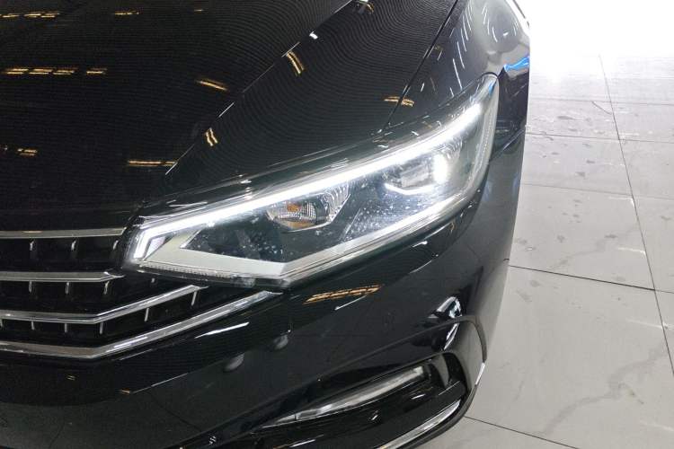 Used Volkswagen Magotan 2025 Zhongxiang Version 280TSI DSG Comfort Edition Left Front Headlight
