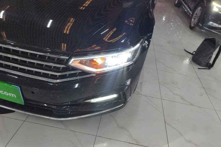 Used Volkswagen Magotan 2025 Zhongxiang Version 280TSI DSG Comfort Edition Left Front Headlight