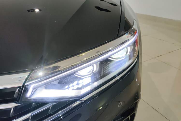 Used Volkswagen Magotan 2025 Revised Version 2 Zhongxiang Edition 330TSI DSG Luxury Trim Left Front Headlight