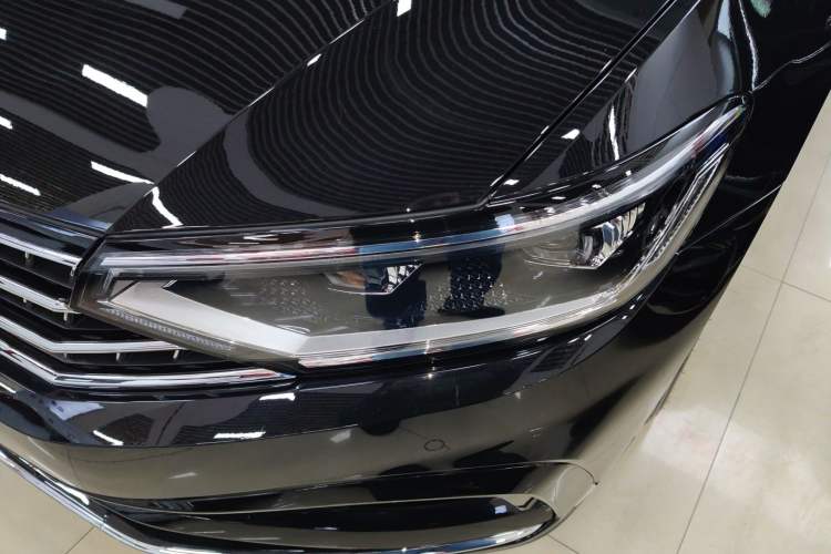 Used Volkswagen Magotan 2025 Zhongxiang Model 280TSI DSG Luxury Version Left Front Headlight