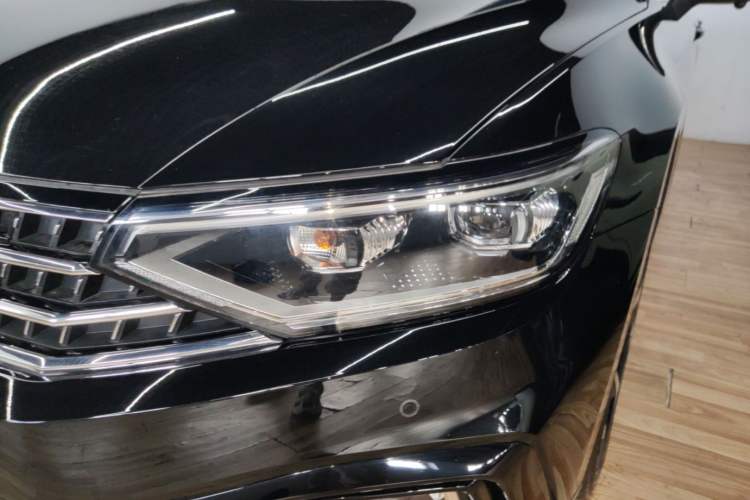 Used Volkswagen Magotan 2025 Revised Version 2 Zhongxiang Edition 330TSI DSG Luxury Trim Left Front Headlight