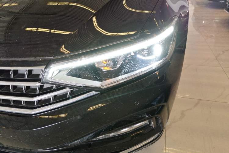 Used Volkswagen Magotan 2025 Zhongxiang Version 280TSI DSG Comfort Edition Left Front Headlight