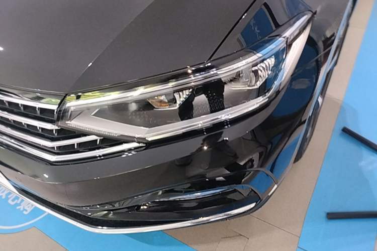 Used Volkswagen Magotan 2025 Revised Version 2 Zhongxiang Edition 330TSI DSG Luxury Trim Left Front Headlight