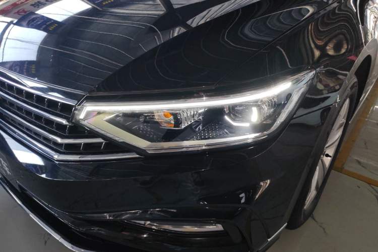Used Volkswagen Magotan 2025 Zhongxiang Version 280TSI DSG Comfort Edition Left Front Headlight