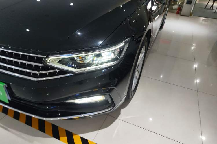 Used Volkswagen Magotan 2025 Zhongxiang Version 280TSI DSG Comfort Edition Left Front Headlight