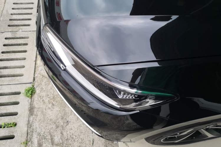Used Volkswagen Magotan 2025 Revised Version Zhongxiang Edition 330TSI DSG Luxury Trim Left Front Headlight