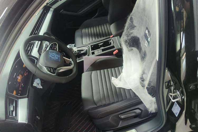 Used Volkswagen Magotan 2025 Zhongxiang Version 280TSI DSG Comfort Edition Left Front Seat