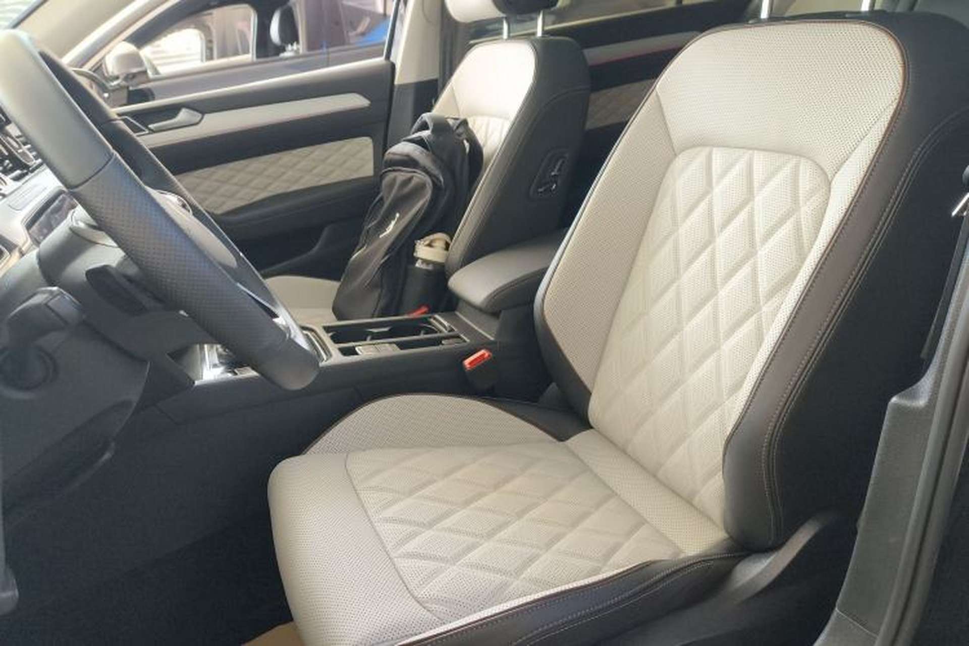 Used Volkswagen Magotan 2025 Revised Version Zhongxiang Edition 330TSI DSG Luxury Trim Left Front Seat