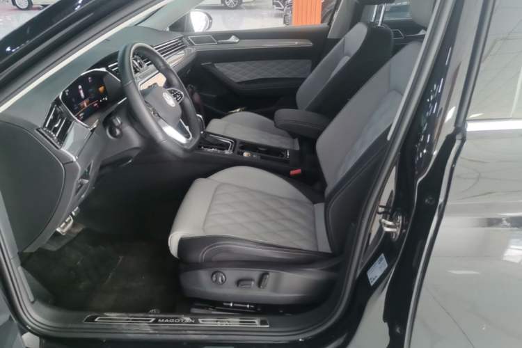 Used Volkswagen Magotan 2025 Revised Version Zhongxiang Edition 280TSI DSG Luxury Trim Left Front Seat
