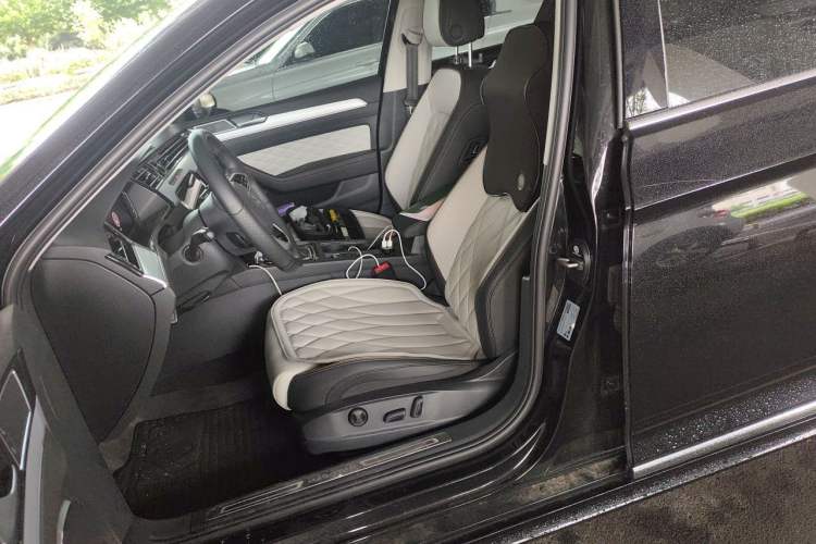 Used Volkswagen Magotan 2025 Revised Version 2 Zhongxiang Edition 330TSI DSG Luxury Trim Left Front Seat