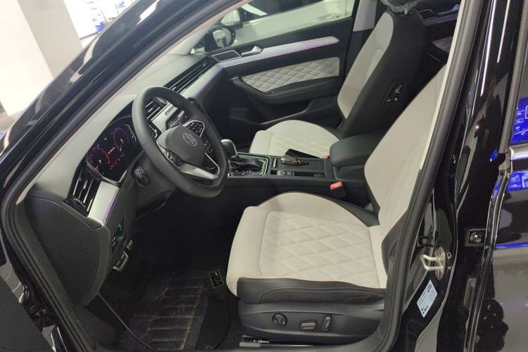 Used Volkswagen Magotan 2025 Zhongxiang Version 330TSI DSG Luxury Edition Left Front Seat