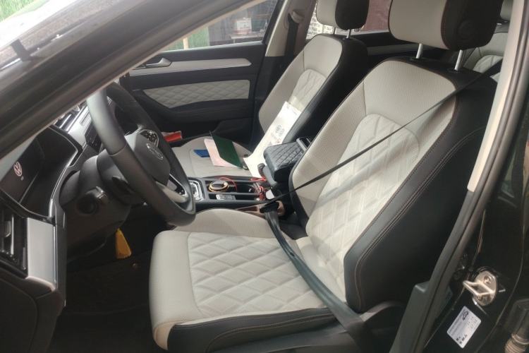 Used Volkswagen Magotan 2025 Zhongxiang Version 330TSI DSG Luxury Edition Left Front Seat